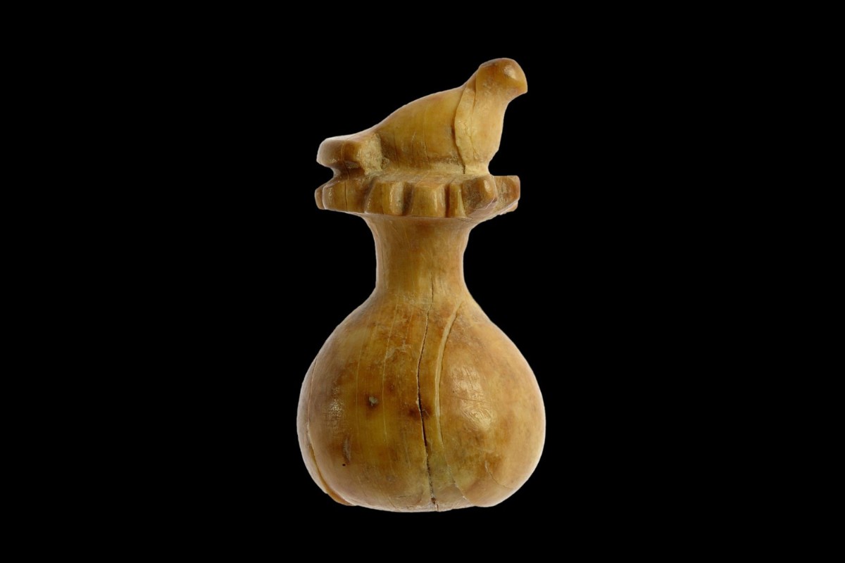 Artefato de Marfim com Simbolismo Feminino do Reino de Judá
