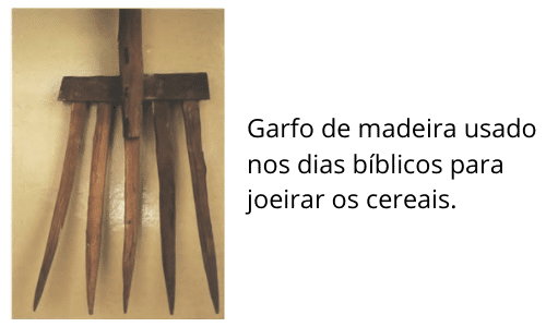 garfo de madeira usado na agricultura dos tempos bíblicos