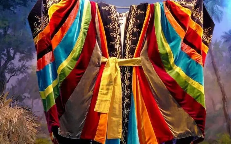 túnica colorida de José