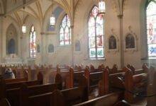 Onde as crenças católicas diferem das protestantes