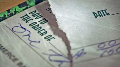 O cheque rasgado - Ilustração para o tema Perdão