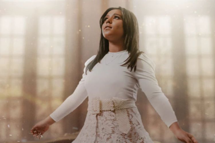 Sophia Vitória lança o single e o clipe Coração da Noiva