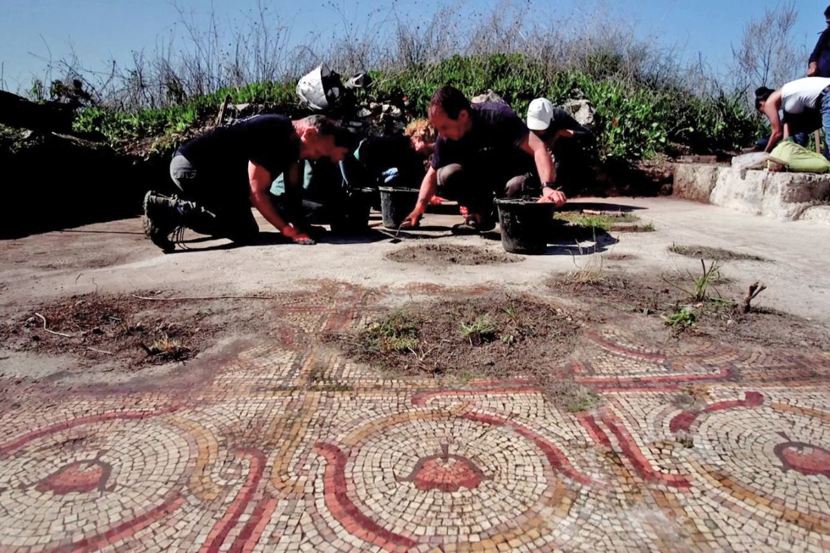 piso de mosaico encontrado por arqueológos israelenses