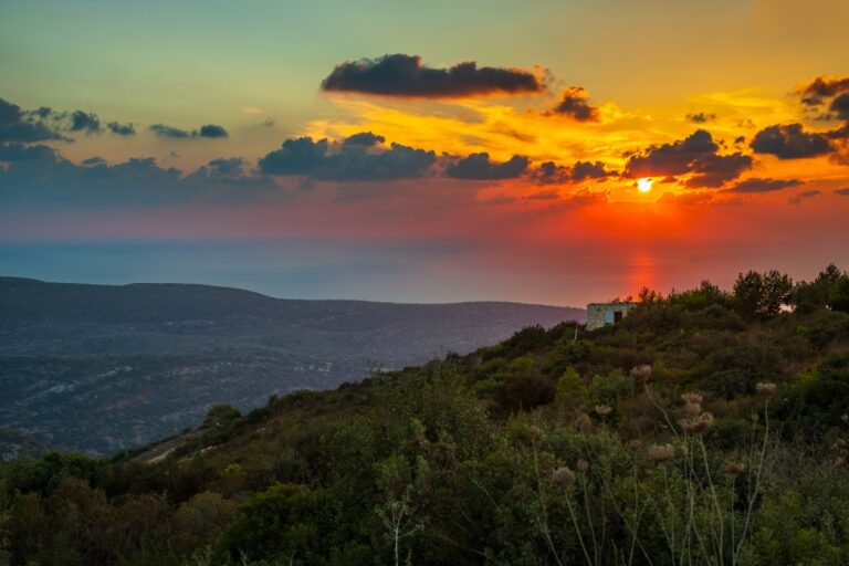 Monte Carmelo na Bíblia: O Lugar de Confronto e Vitória de Elias