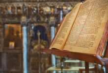 Por que a Bíblia Católica tem 73 livros e a Protestante tem apenas 66