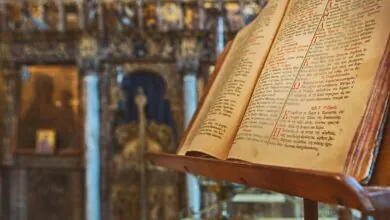 Por que a Bíblia Católica tem 73 livros e a Protestante tem apenas 66