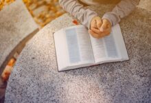 Orações Breves na Bíblia que Revelam Profundidade Espiritual