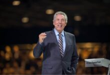 Frases de John Maxwell sobre liderança