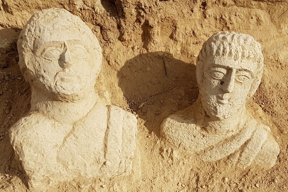 Descoberta de Cabeças Esculpidas do Período Romano Tardio em Bet Shean