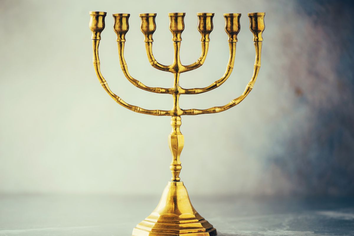 Quais são os sete candelabros de ouro do Apocalipse?
