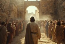 Jesus caminhando entre multidão simbolizando milagre em esboço de pregação Lucas 7 viúva de Naim