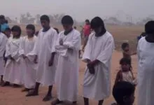 ILUSTRAÇÃO-MISSIONÁRIOS ENTRE OS ÍNDIOS