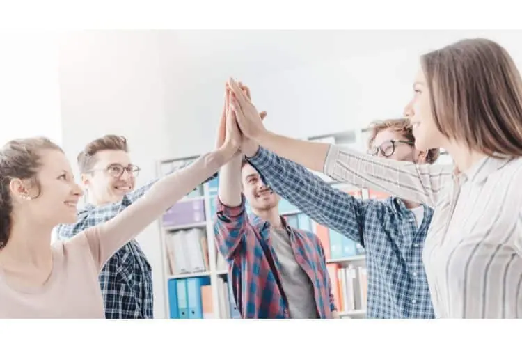 Temas para trabalhar com juventude  na igreja
