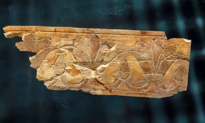 Arqueólogos encontram marfim referenciado em 1 Reis e Amós