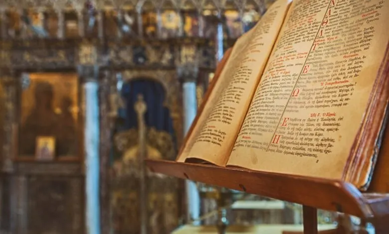 Por que a Bíblia Católica tem 73 livros e a Protestante tem apenas 66