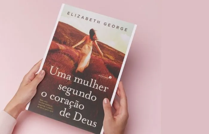 Uma mulher segundo coração de Deus - livro